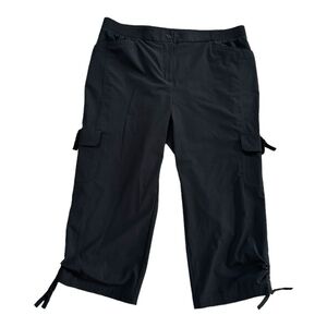 Women’s Cropped Pants CHICO'S Zenergy Black Cargo Pull Hem Quick Dry Capri Pants
